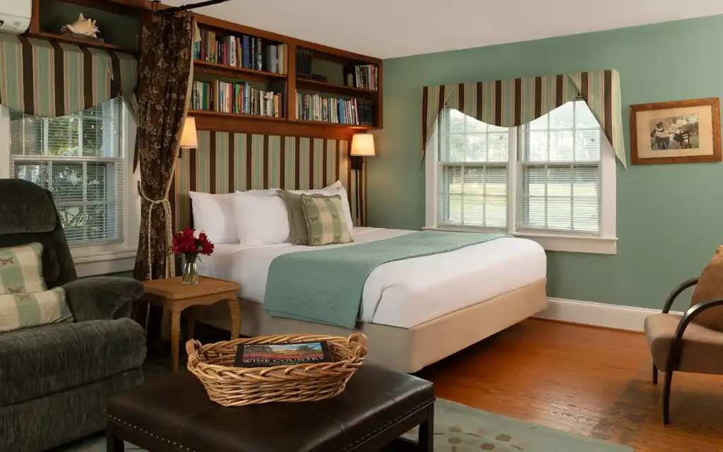 Beautiful vacation cottage at our Bed and Breakfast near Rock Hall, MD